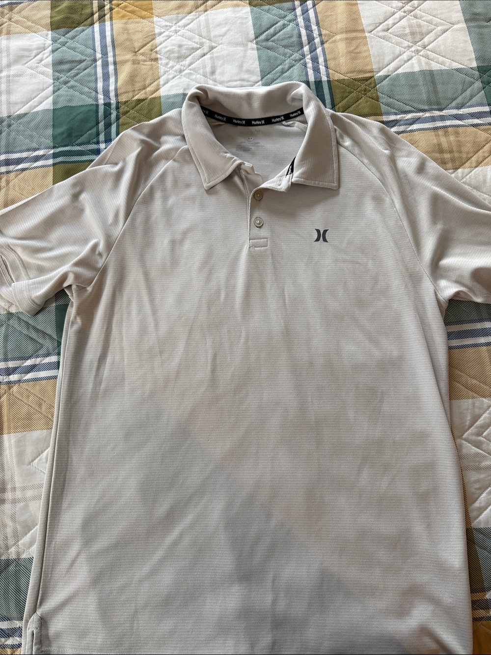 Hurley Men’s Light Beige Performance Polo with Subtle Logo